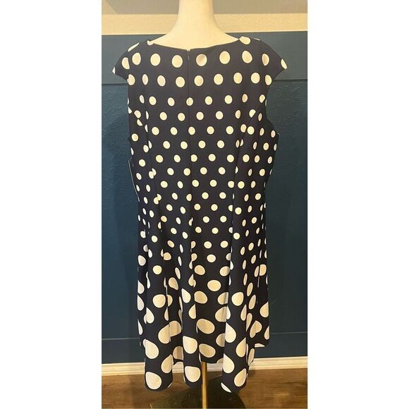 London Times Women's Cap Sleeve Fit and Flare-Elegant Summer Dress - Picture 5 of 8